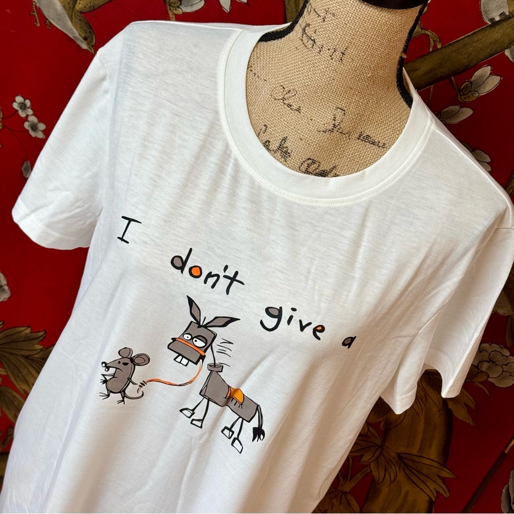 ☀️ $10 SALE | 🆕 Women’s “Don’t Give A Rat’s …” Tee | #T54